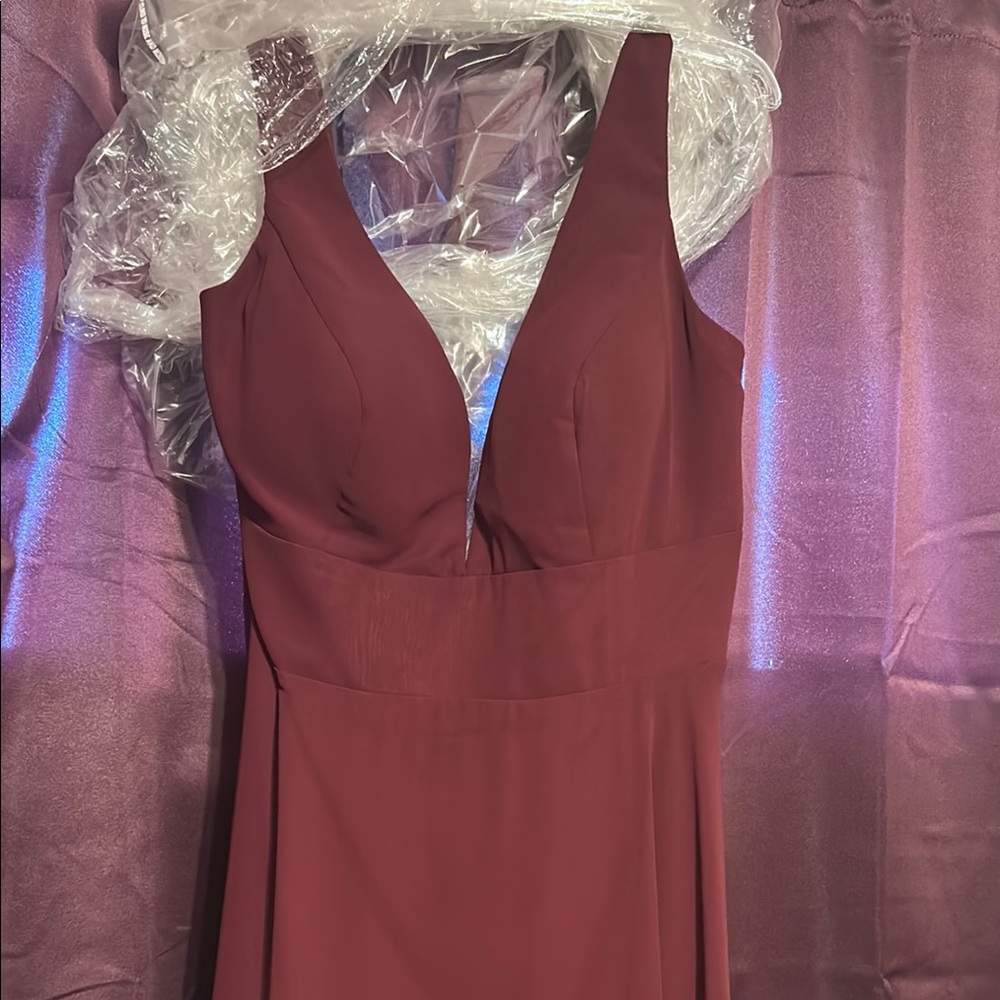 Elegant Burgundy Sleeveless Dress